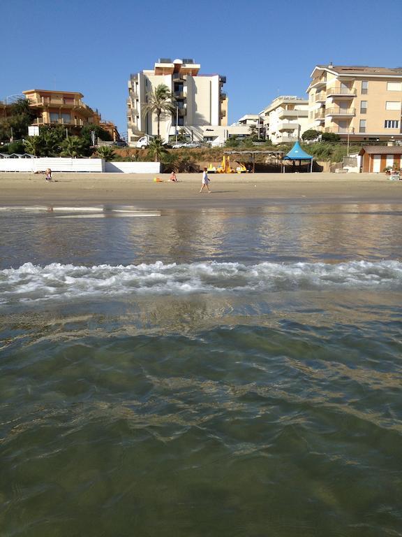 נטונו Hotel Neptunus מראה חיצוני תמונה