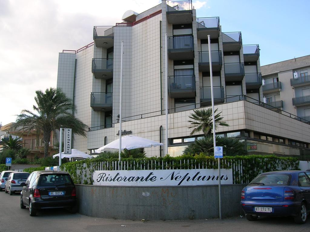 נטונו Hotel Neptunus מראה חיצוני תמונה