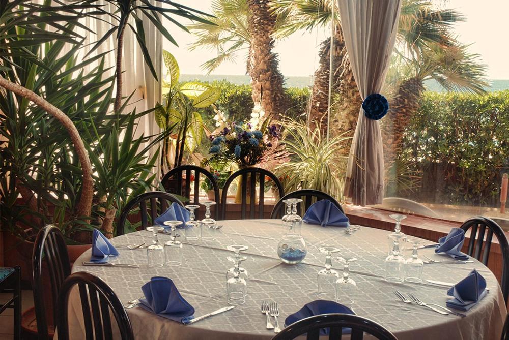 נטונו Hotel Neptunus מראה חיצוני תמונה